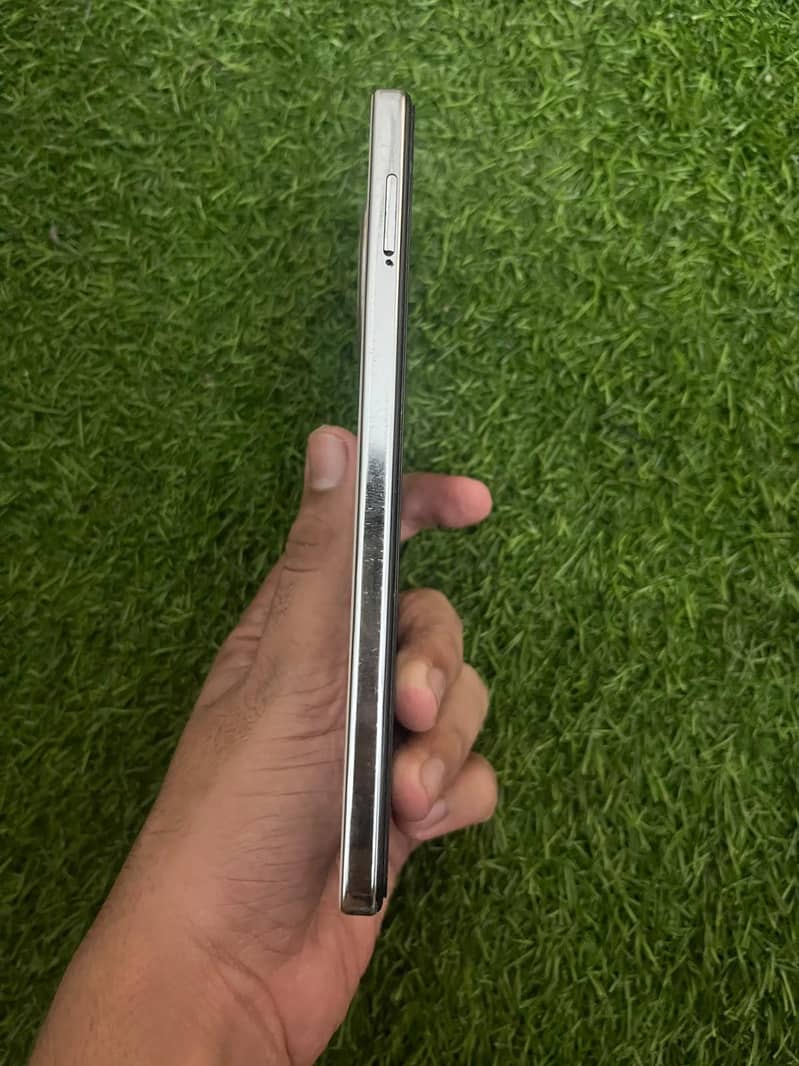 Tecno CAMON 30 1