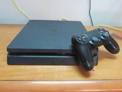 Ps4 slim 1 Tb (500+500) Two controllers with 7 games