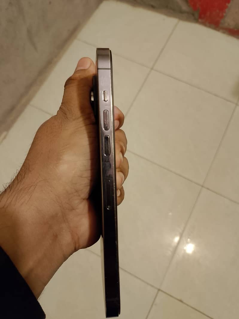 Apple iPhone 14 Pro Max 1