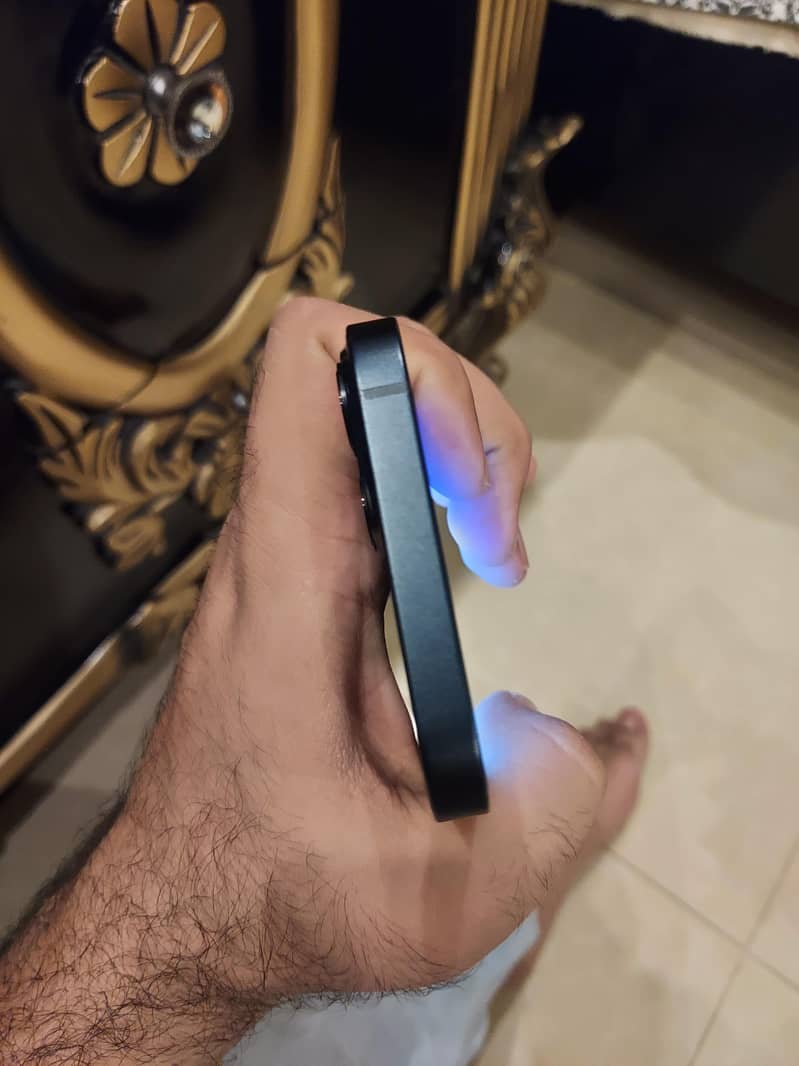 Apple iPhone 13 6
