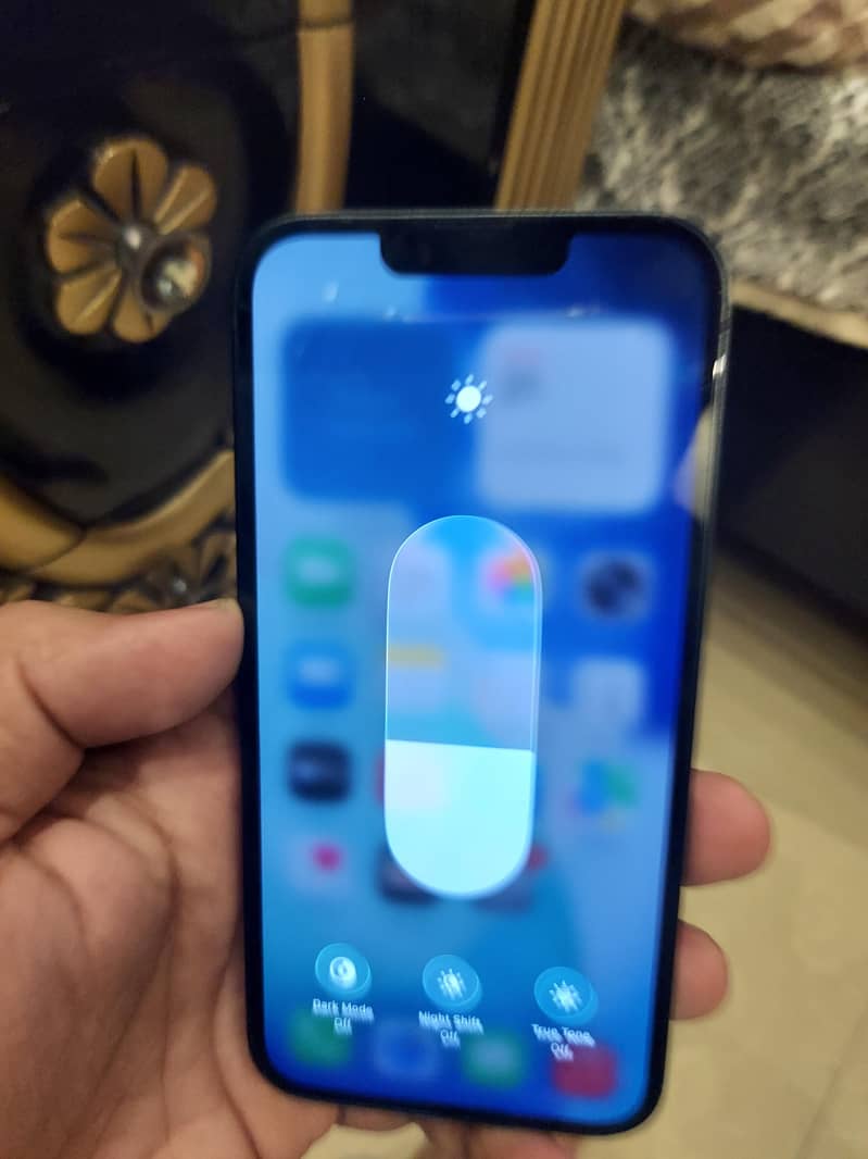 Apple iPhone 13 7