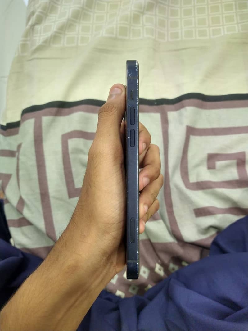 Apple iPhone 12 2