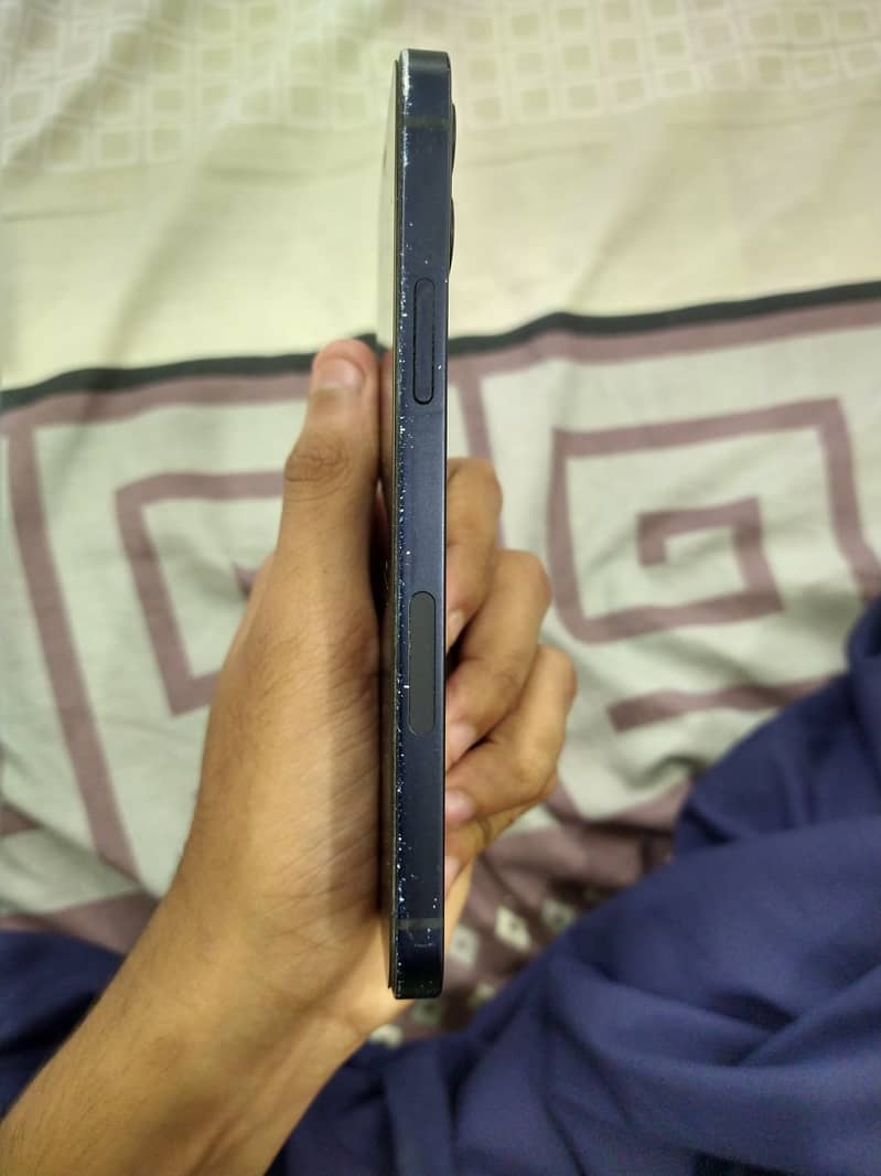 Apple iPhone 12 3