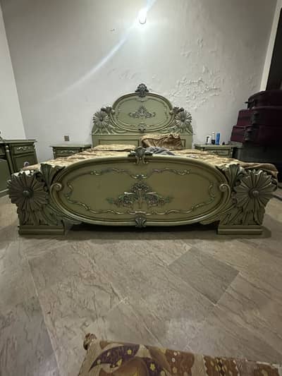 Bed set with mattress