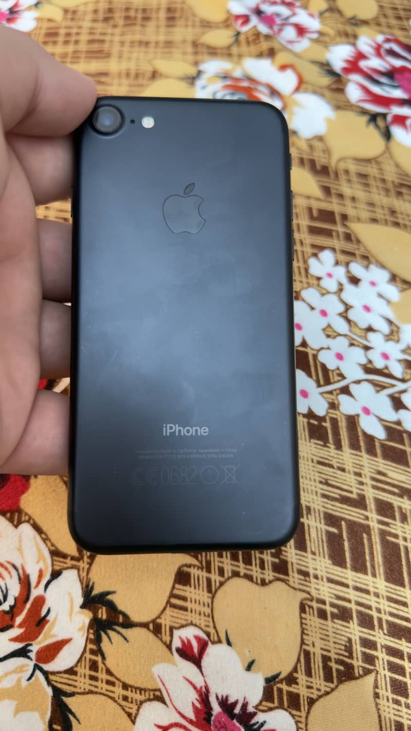 Apple iPhone 7 1