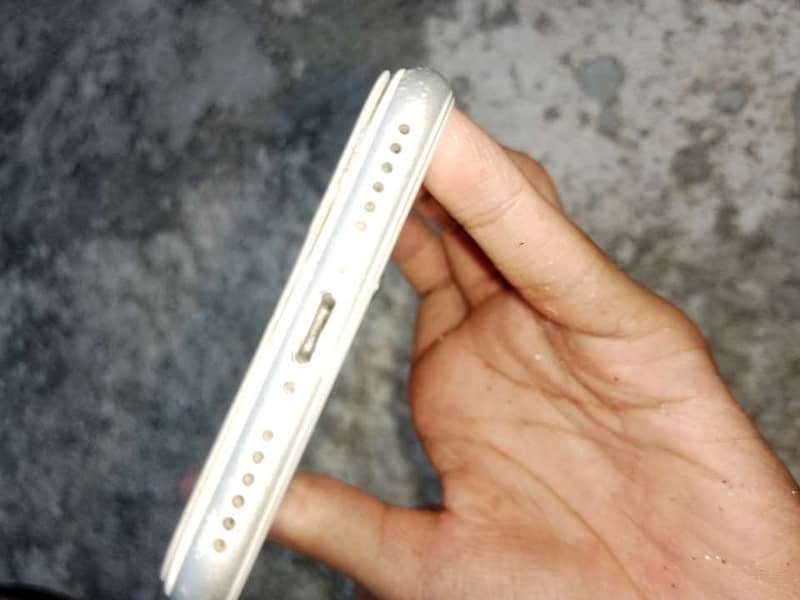 Apple iPhone 8 0
