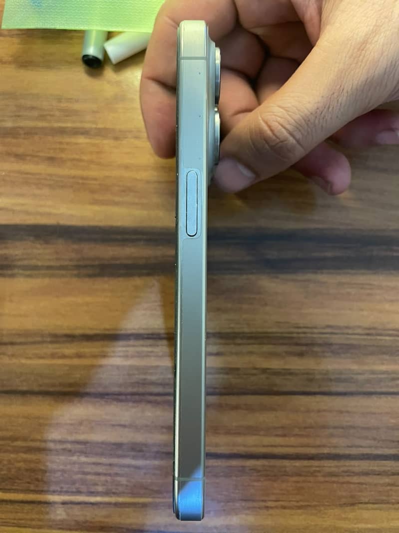 Apple iPhone 15 Pro 1