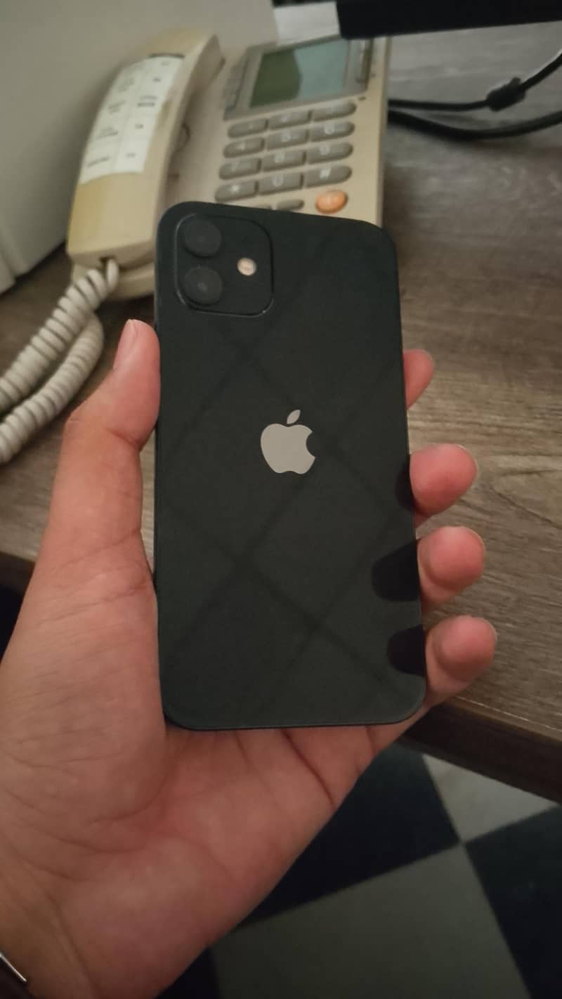 Apple iPhone 12 3