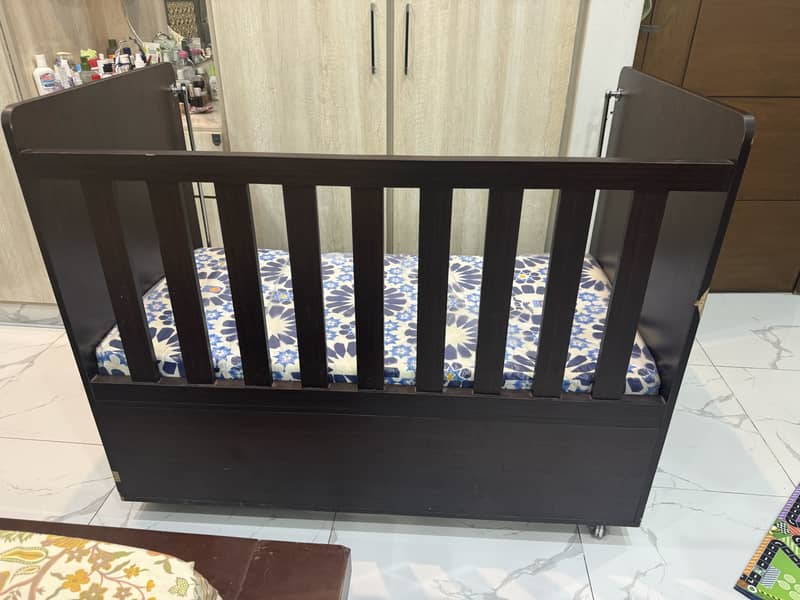 Baby cot 1