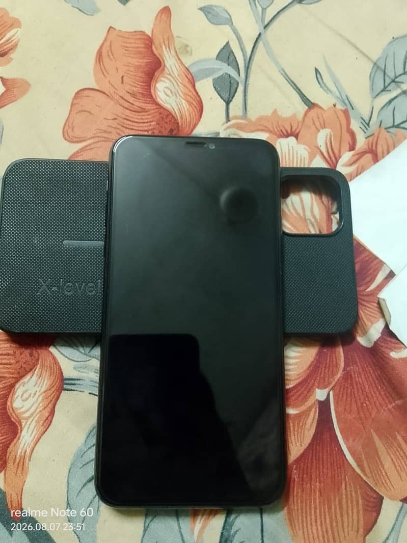 Apple iPhone 11 Pro Max 2