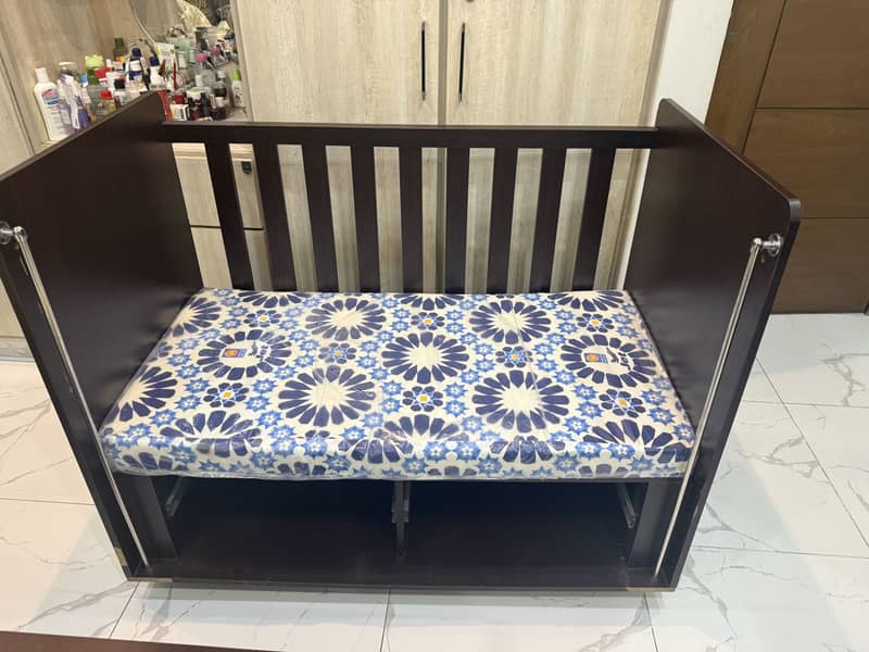 Baby cot 2