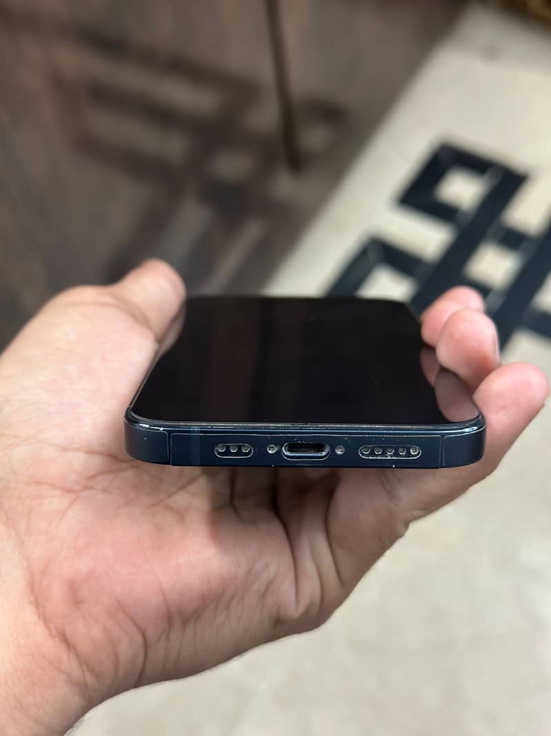 Apple iPhone 13 3