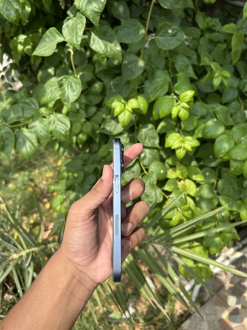 Apple iPhone 13 Pro 3