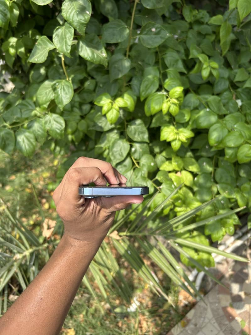 Apple iPhone 13 Pro 4