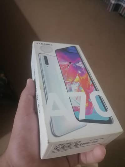 Samsung Mobile A70