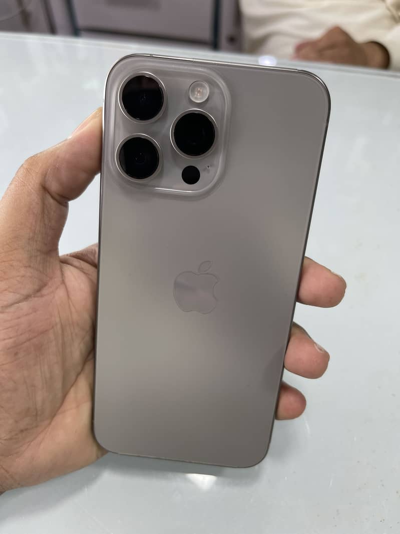 Apple iPhone 15 Pro Max 1