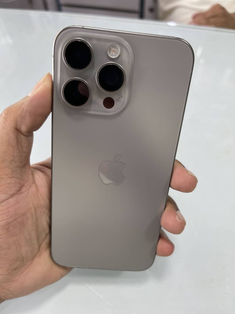 Apple iPhone 15 Pro Max 3