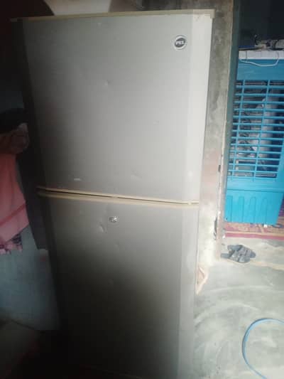 frige medium size for sale in Lahore