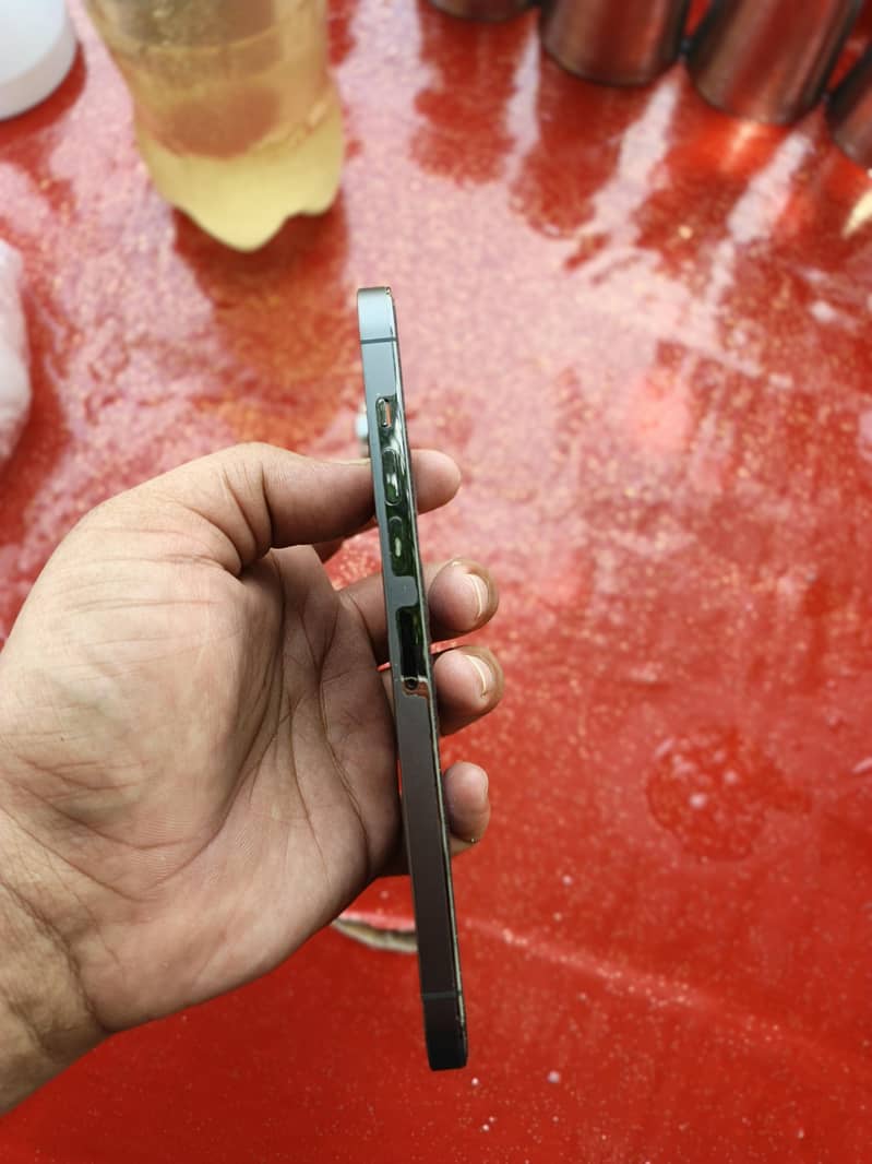 Apple iPhone 13 Pro Max 3