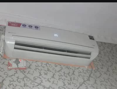 Dawlance 1.5 Ton hyper T3 for sale.