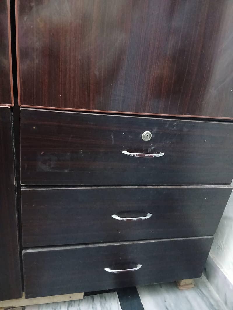 wardrobe 3