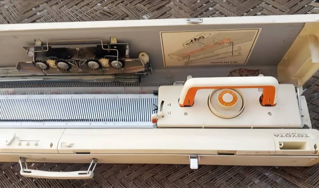 knitting Machine 4