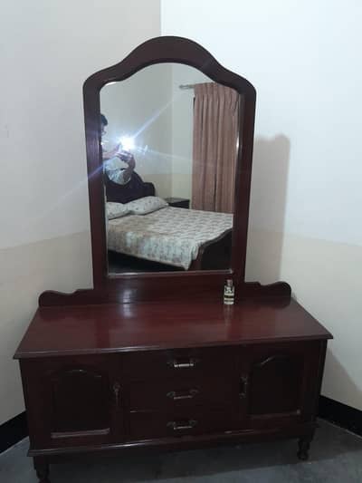 dressing table condition like new