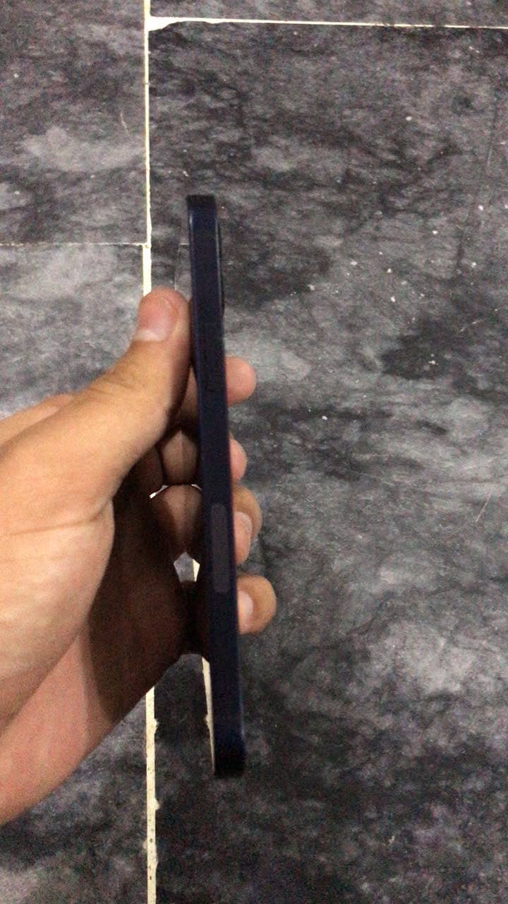 Apple iPhone 12 3