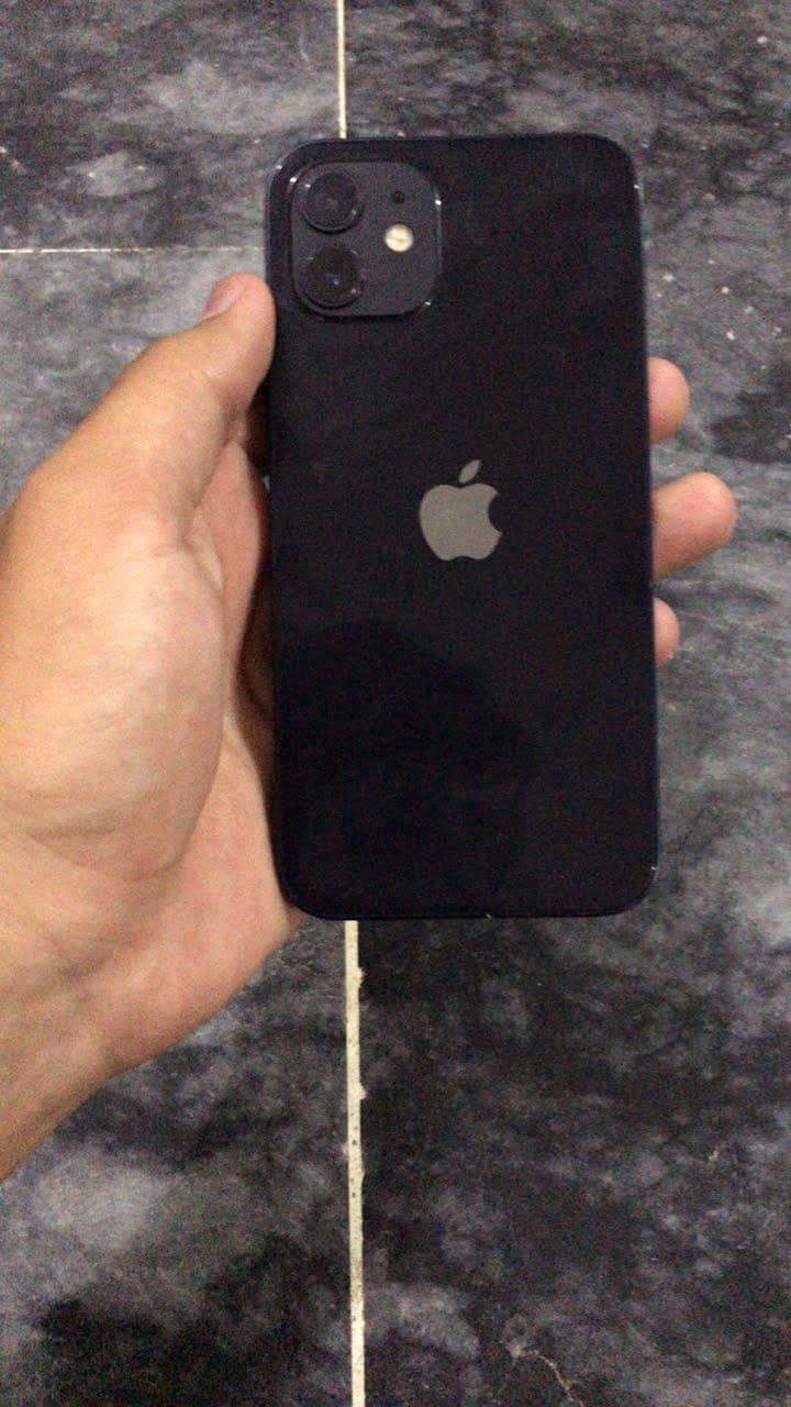 Apple iPhone 12 4