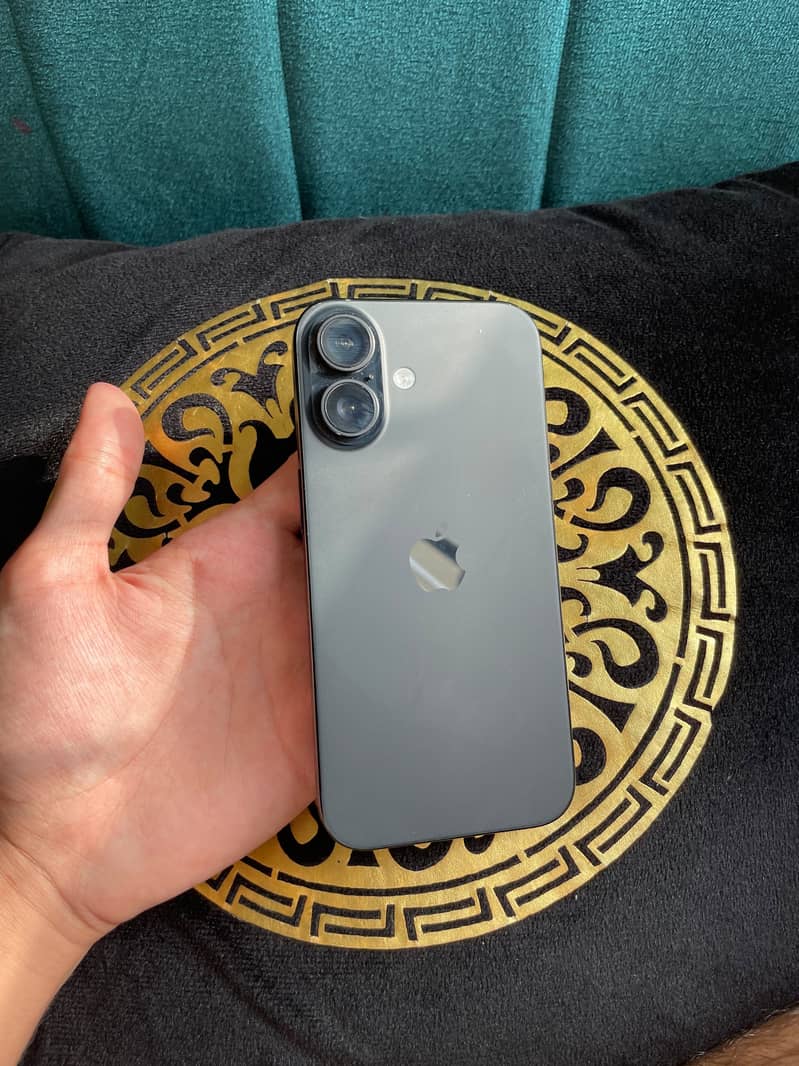iPhone 16 1