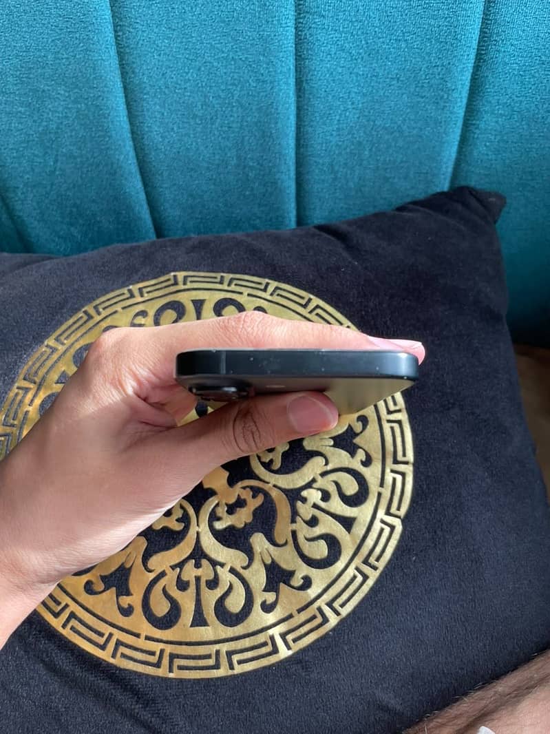 iPhone 16 2