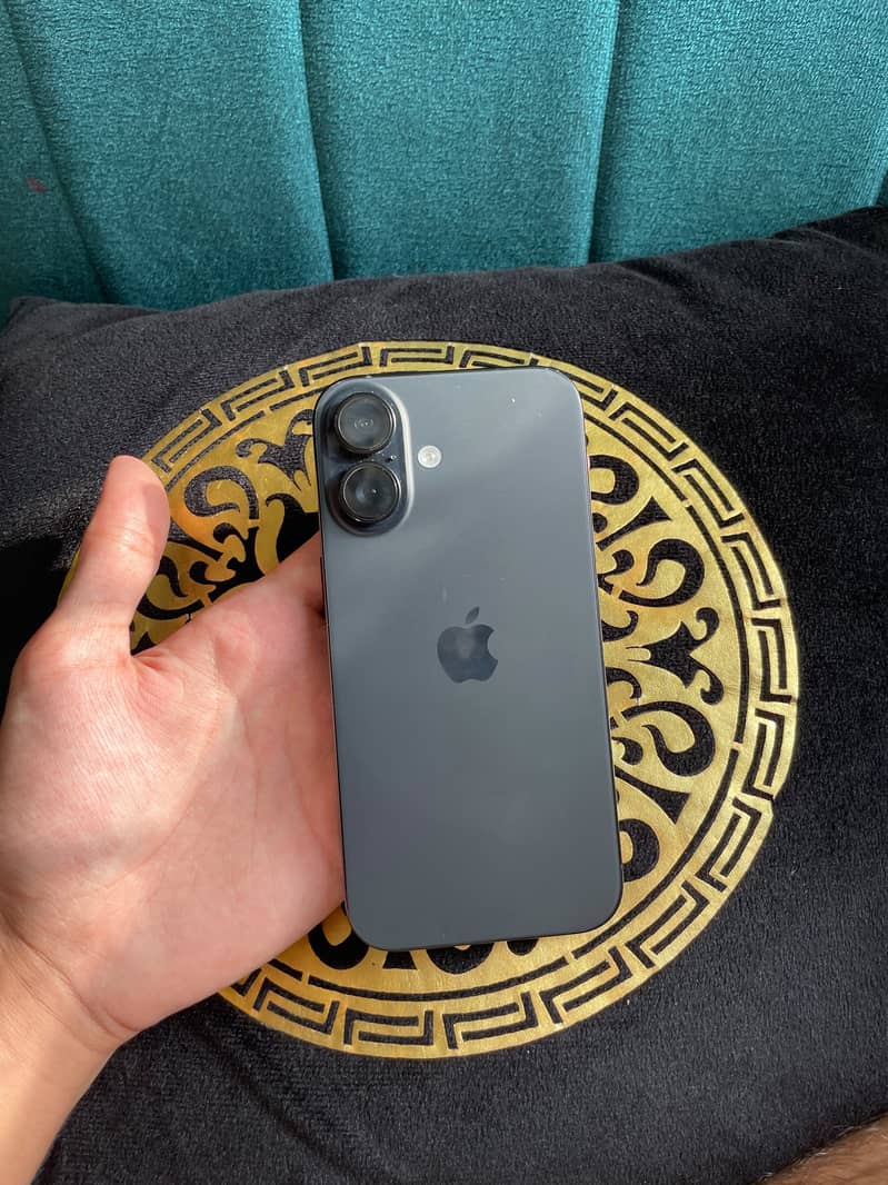 iPhone 16 5