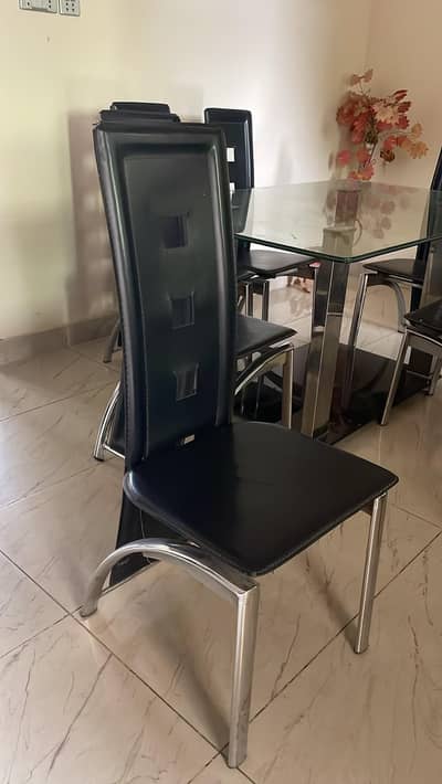 Dining table for sale 9/10