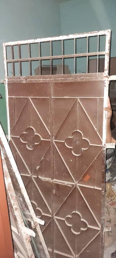 Strong Iron Doors for Sale / Lowhe ke Mazboot Darwaze (Good Condition)