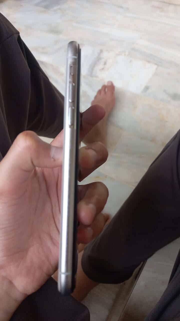 Apple iPhone X 5