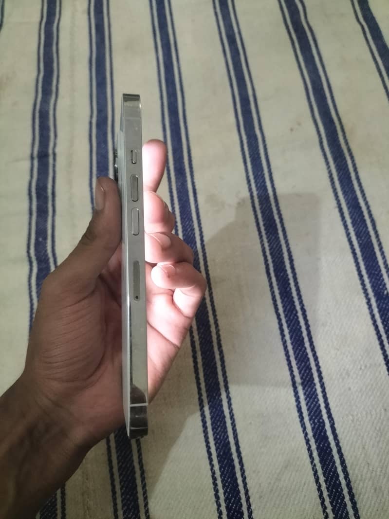 Apple iPhone 13 Pro 0