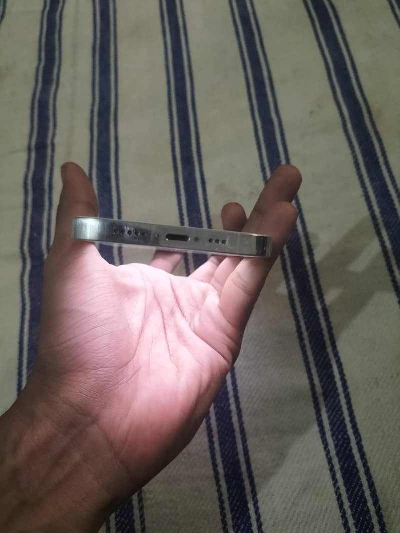 Apple iPhone 13 Pro 2