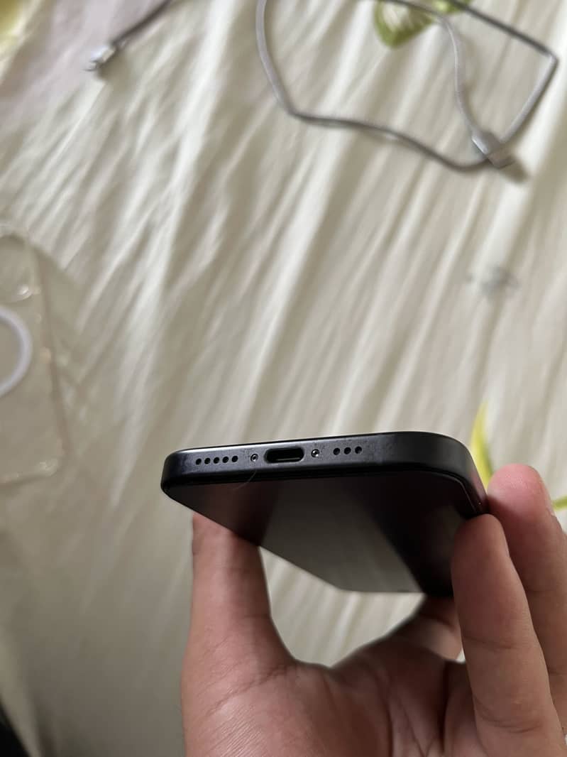 Apple iPhone 16 1