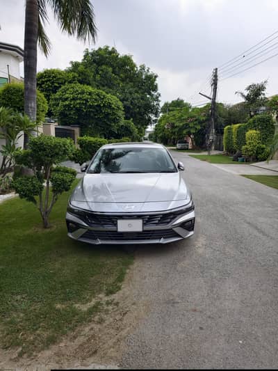 Hyundai Elantra 2024