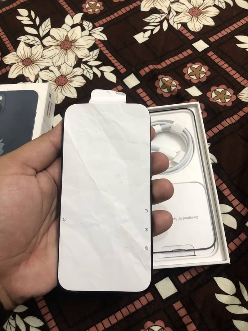 Apple iPhone 13 4