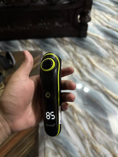 Hair trimmer