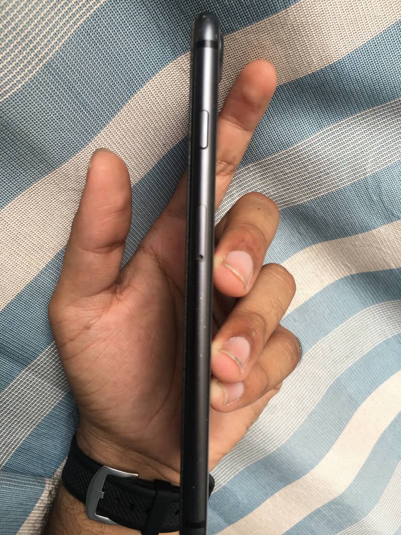 Apple iPhone 8 Plus 5
