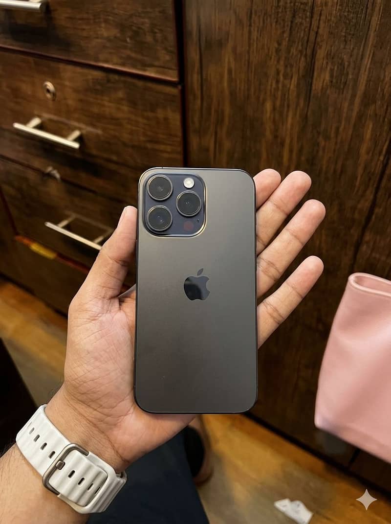 Apple iPhone 15 Pro 0