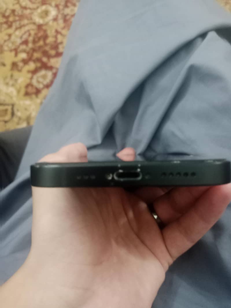 Apple iPhone 13 Jv 1