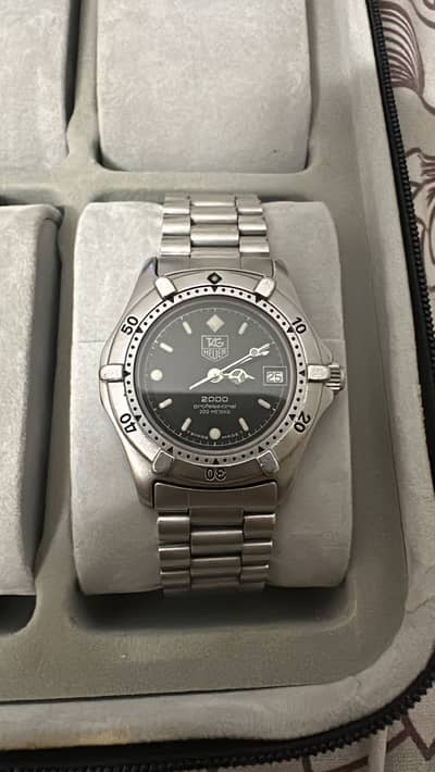Taghuer professional 200m swiss made