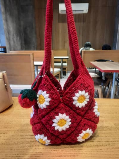 crochet daisy bag