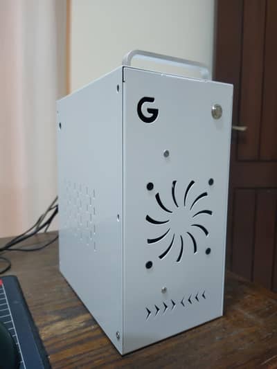 Tiny gaming pc