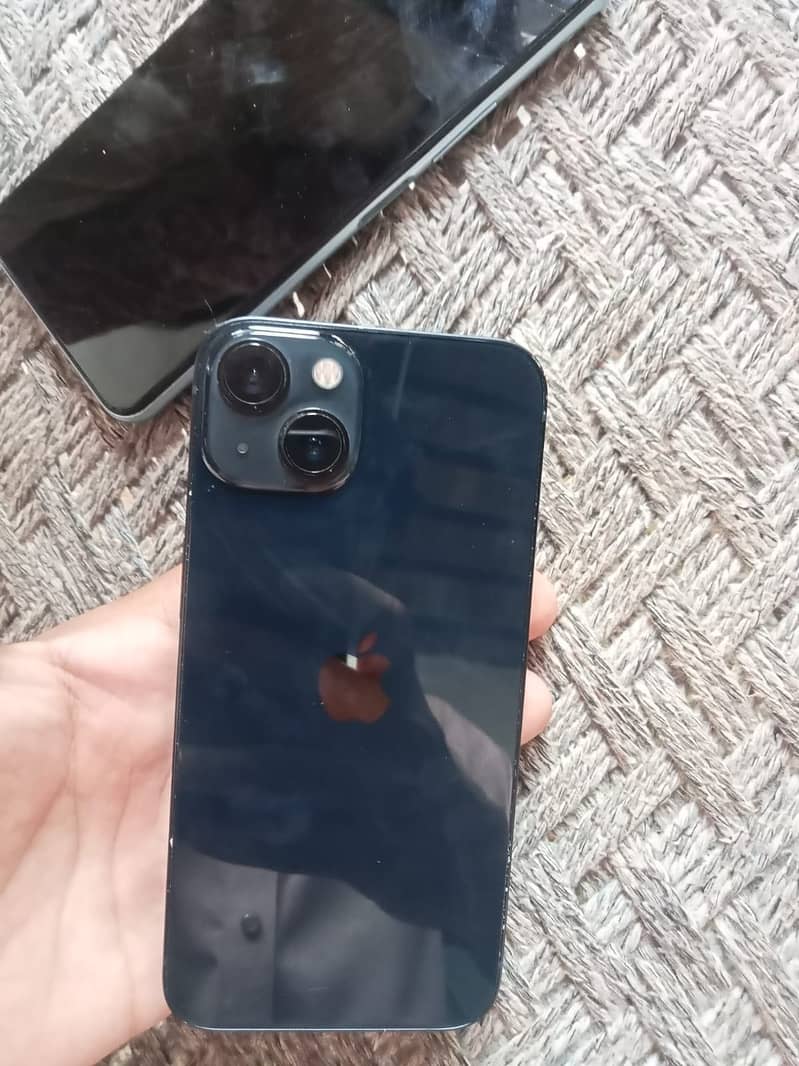 Apple iPhone 13 4