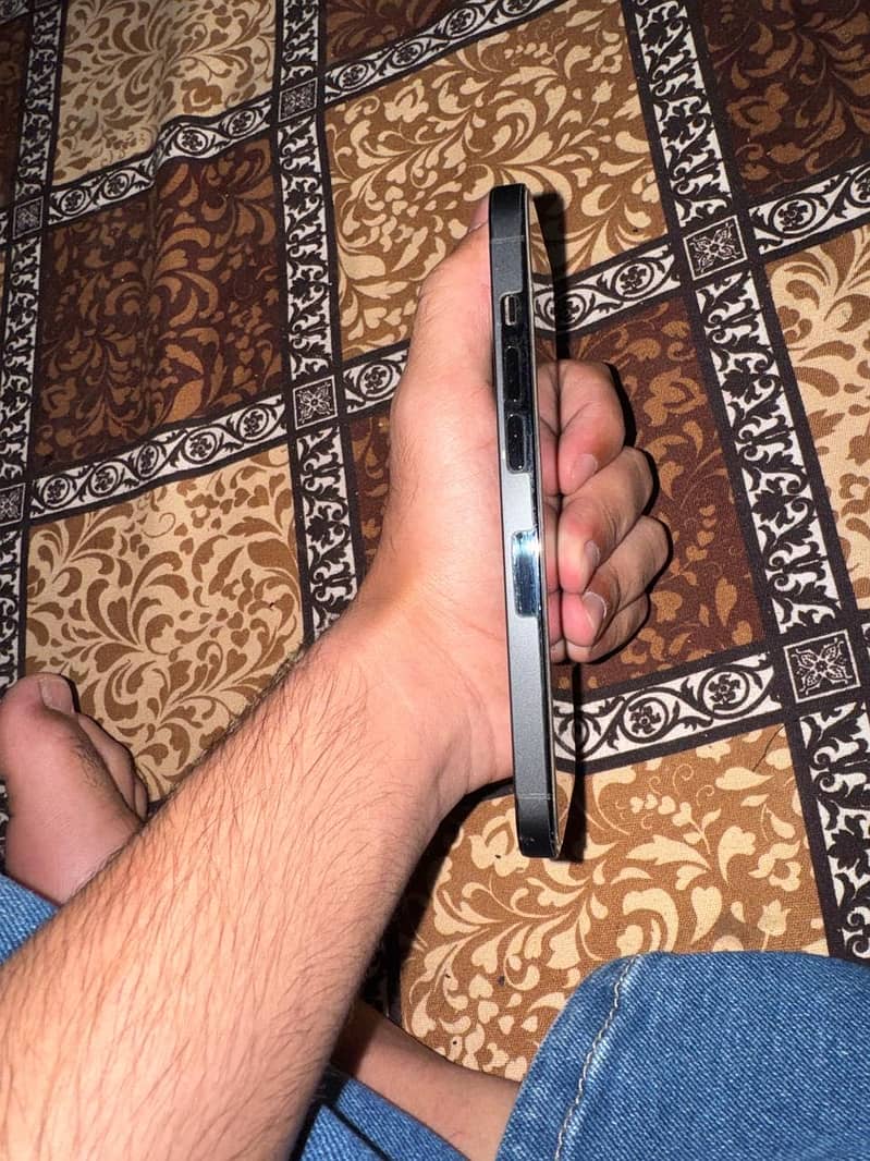 Apple iPhone 14 Pro 1