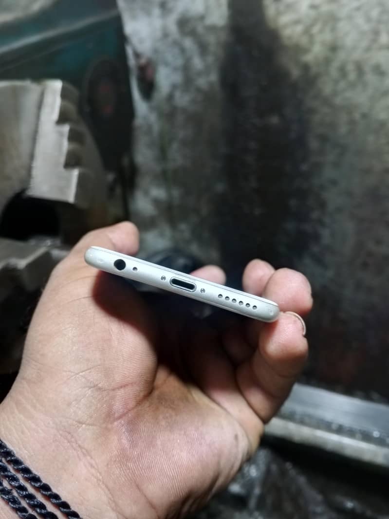 Apple iPhone 6 1